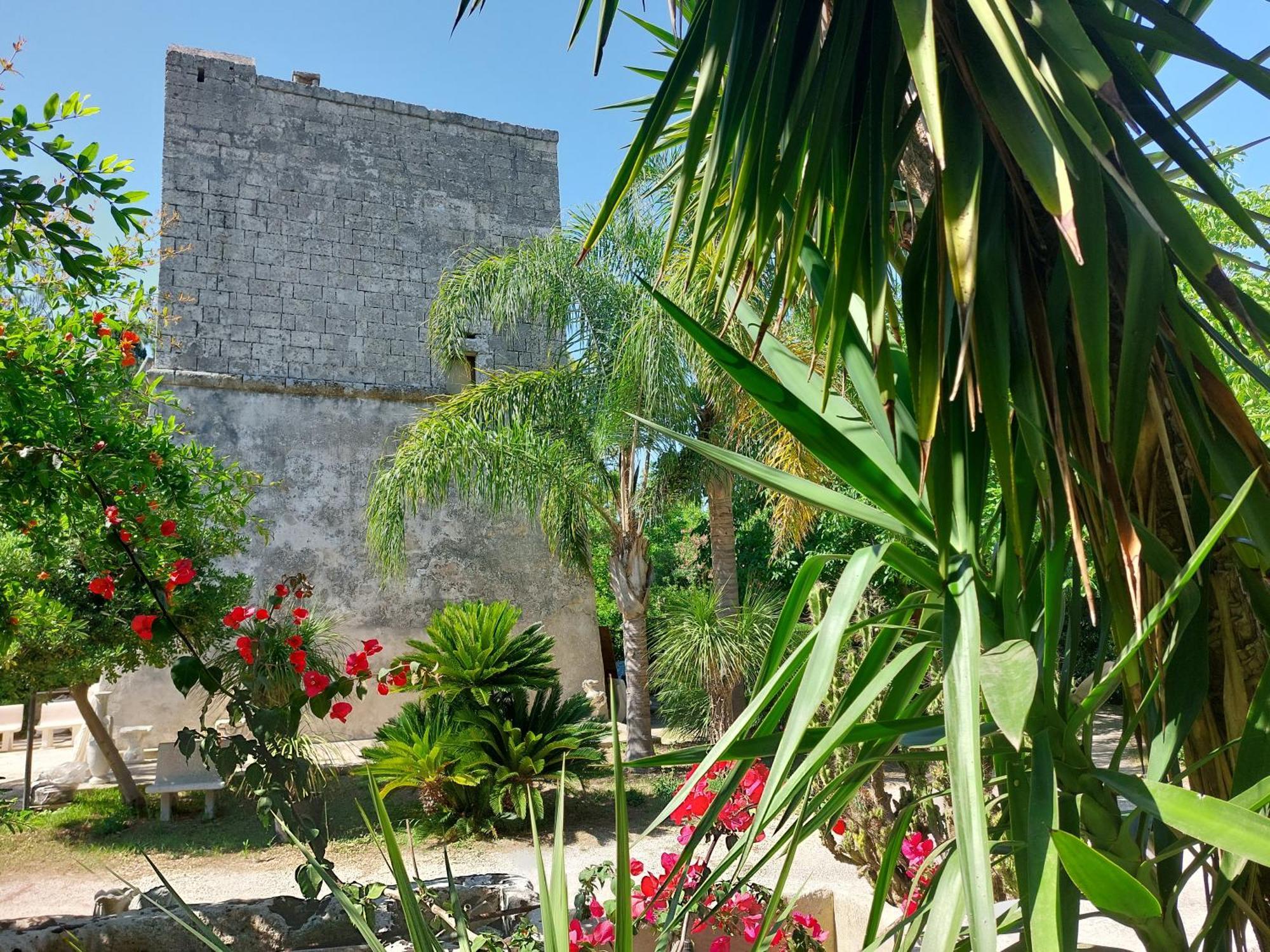 Masseria Lama Torre dell'Orso Exterior photo